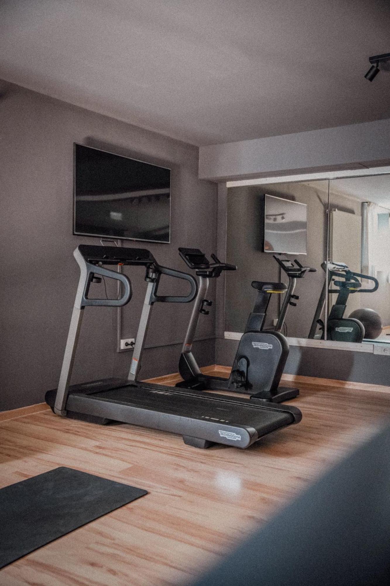 Anett Hotel Випитено Экстерьер фото